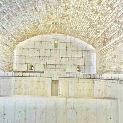 खरीदें अनुकूलित सोडा चूना पिघलने की भट्ठी अंत आग भट्ठी ग्लास विनिर्माण उपकरण online manufacture